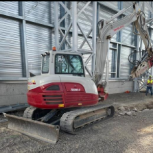 Takeuchi TB290 (sobre orugas)