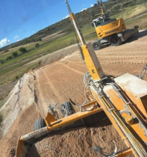 Reparación Caminos niveladora